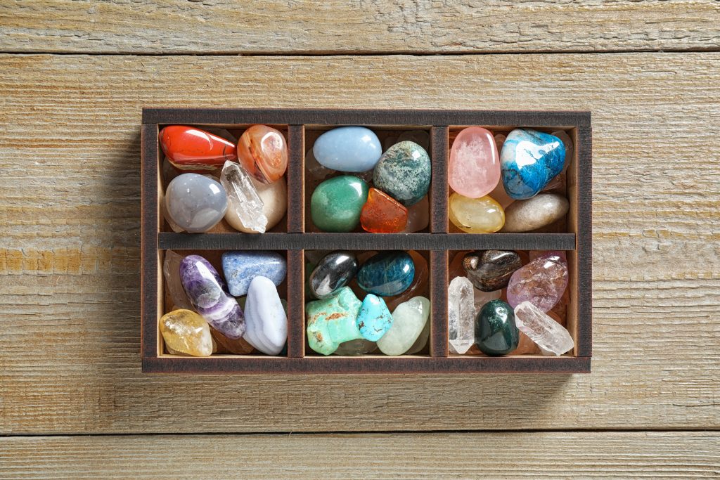 https://www.rosemooncrystals.co.uk/wp-content/uploads/2021/05/crystals-in-wooden-box-1024x683.jpeg